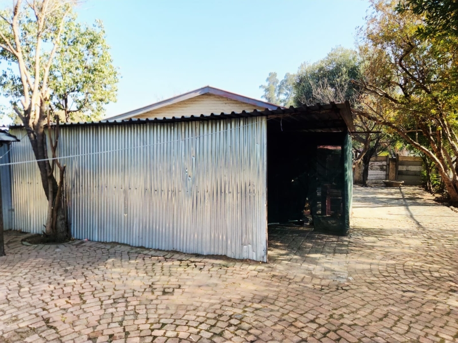 2 Bedroom Property for Sale in Oos Einde North West
